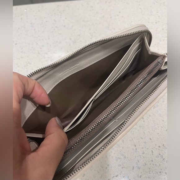 Bottega Veneta Butterfly Intrecciato Nappa Ayer’s Zippy Wallet - Picture 3 of 8